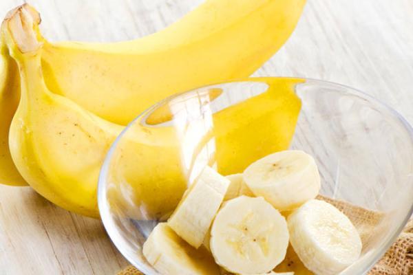 导读：本文旨在阐释喝奶和食用香蕉之间的时间间隔，以及这种时间间隔对人体健康的重要性