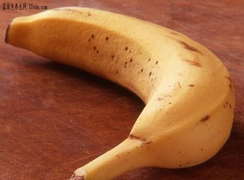 导读：香蕉皮是果皮中最常见的一种，也是被最多人食用的