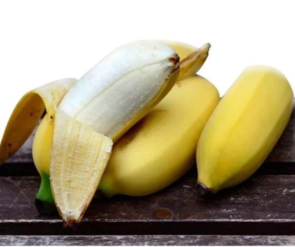 导读：圆圆的香蕉是一种极受欢迎的水果，它以其独特的形状和口感而闻名