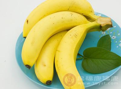 哪些水果不能和香蕉吃一起(哪些水果不能和香蕉吃一起)