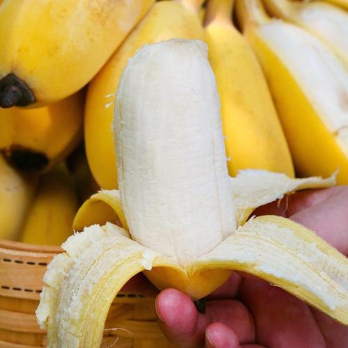 香蕉是一种受欢迎的水果，它不仅味道好，而且对健康有很大的益处